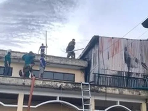 Hiện trường vụ cháy trụ sở xã ở Đà Nẵng: Hơn 60 người căng mình cứu hồ sơ, tài sản