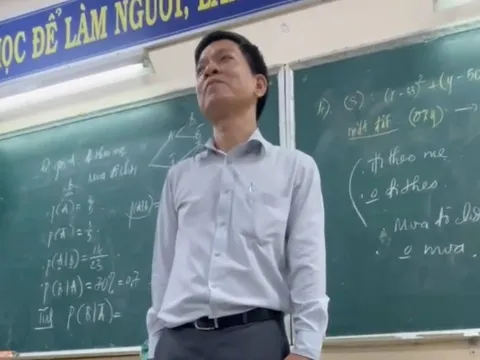 Câu nói của thầy giáo trong buổi học cuối khiến học sinh nghẹn ngào