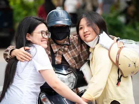 Hơn 1,2 triệu thí sinh bước vào kỳ thi tốt nghiệp chưa từng có