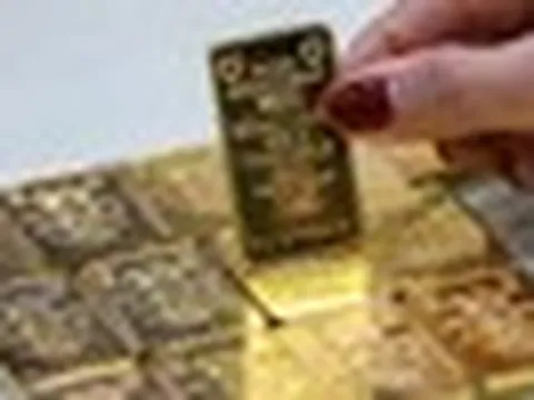 "Rơi mãi không thấy đáy": Giá vàng hôm nay 11/6 giảm sốc