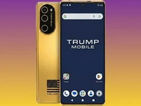 Phát hiện bất ngờ về điện thoại ông Trump: Quảng cáo là hàng Mỹ nhưng mổ ra lại thấy "ruột máy" Trung Quốc?