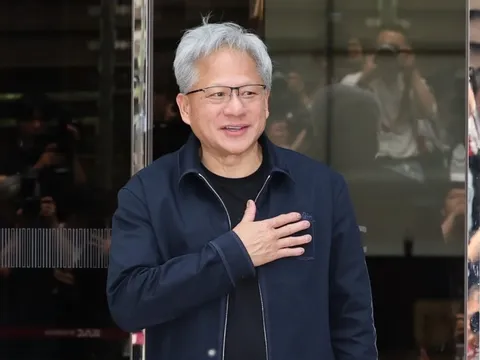 Người Hàn Quốc 'phát cuồng', lập cả trang web theo dõi Jensen Huang