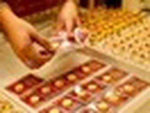 Giá vàng tăng dựng đứng trong sáng nay