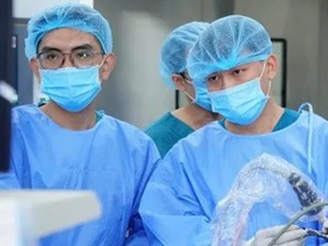 Tán sỏi qua đường hầm nhỏ dưới da giúp hồi phục nhanh