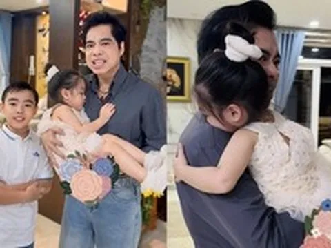 Danh ca Ngọc Sơn công khai khoe con trai, con gái kháu khỉnh ở tuổi U60