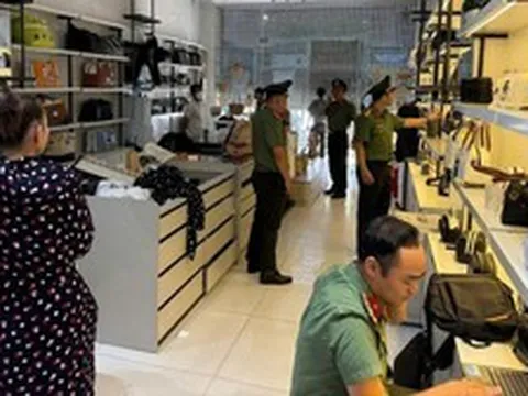 16 tổ công tác đồng loạt kiểm tra đột xuất 18 cơ sở kinh doanh kính mắt