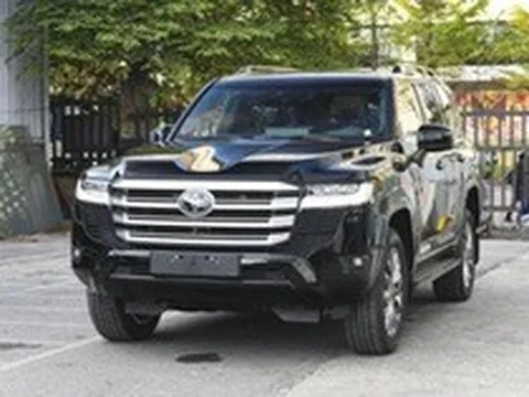 Toyota Land Cruiser 'kèm lạc' vẫn đắt khách hơn nhiều xe phổ thông dưới 1 tỷ đồng tại Việt Nam: Bán hơn 300 chiếc từ đầu năm, doanh số duy trì đều