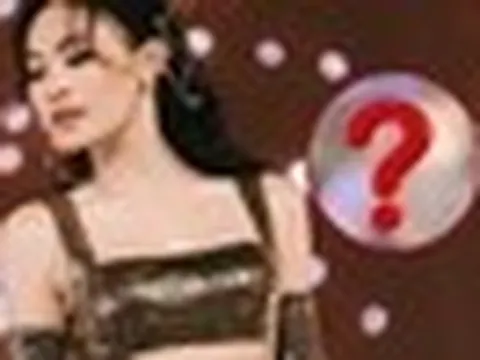 Bức ảnh đang cực viral của Ninh Dương Lan Ngọc khiến netizen xôn xao “10 năm chờ đợi cũng đến ngày này”