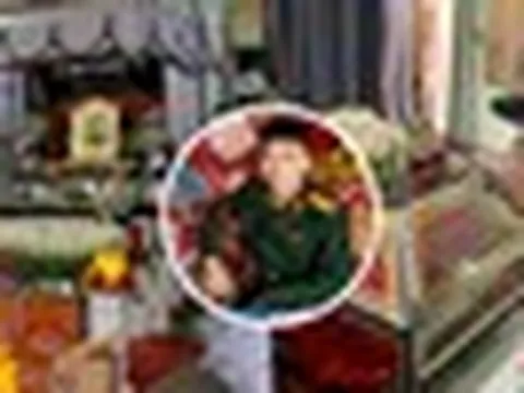 Người thân khóc nghẹn trong tang lễ Thượng úy Lê Văn Thắng (Sao Nhập Ngũ) tại Nghệ An