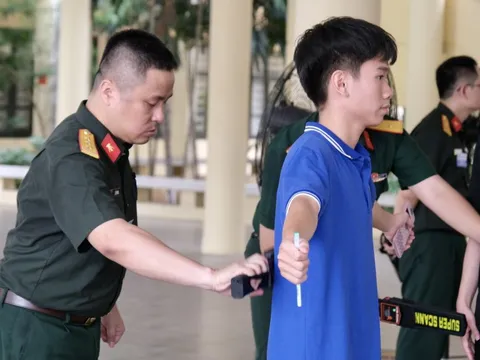 An ninh nghiêm ngặt tại kỳ thi đánh giá năng lực vào trường quân đội