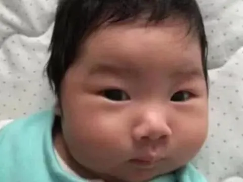 Con gái chào đời mẹ không nhận vì kém xinh, 5 năm sau đứa trẻ được nhiều người khuyên thi Hoa hậu