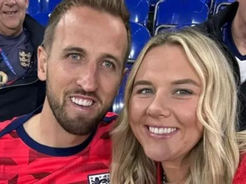 Tình yêu bền bỉ của đội trưởng tuyển Anh Harry Kane và vợ thanh mai trúc mã