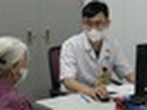 Hết cảnh chen chúc từ 5h sáng, người bệnh ngỡ ngàng khi 10 phút đã được gọi khám