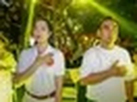 Bức hình xúc động của MC Quyền Linh và người yêu cũ