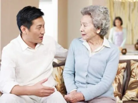 Về già không đủ tiền trả viện phí, một câu nói của con rể khiến tôi cảm thấy hối hận