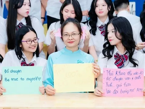 Lớp học Hà Nội cùng lúc có 4 thủ khoa, gần 93% đỗ trường chuyên
