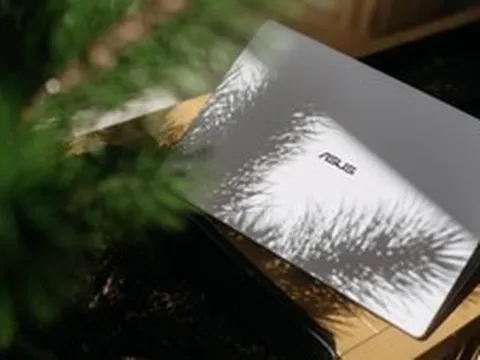 Vì sao laptop ExpertBook Ultra có mức giá 100 triệu?