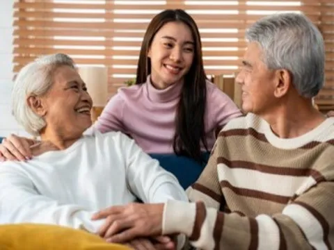 Càng về già càng nên giữ kín mọi chuyện thay vì kể hết cho con cái, đặc biệt là 3 điều này