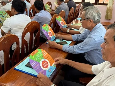 Đưa pháp luật về tận thôn, gỡ từng "nút thắt" trong cuộc sống