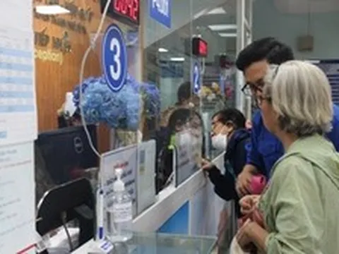 Tự mua thuốc ngoài, BHYT vẫn chi trả nếu đủ 7 điều kiện