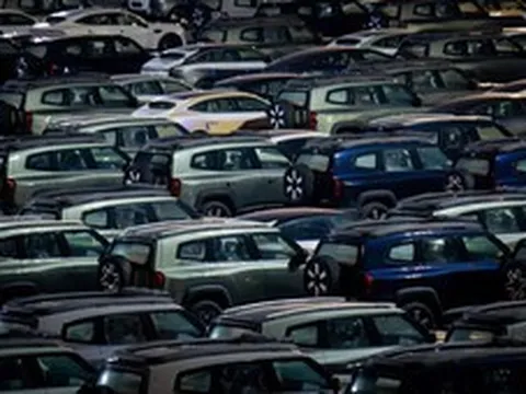 Cái kết đắng cho Trung Quốc khi thiên vị xe điện, nỗi ấm ức của người lái xe xăng giờ "tăng gấp triệu lần"
