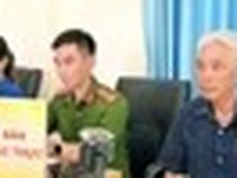 Đạp xe từ Kon Tum về Nghệ An, cụ ông 75 tuổi nuôi hy vọng tìm hai anh liệt sĩ