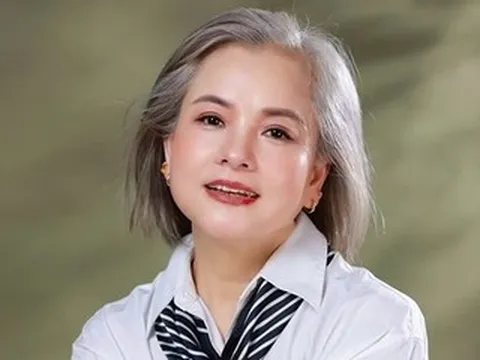 NSND Thu Quế tuổi 57 tóc bạc trắng, hoa hậu Mai Phương Thúy gợi cảm