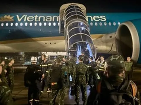 Chuyến bay đặc biệt đưa lực lượng hỗ trợ và hàng hóa tới Venezuela