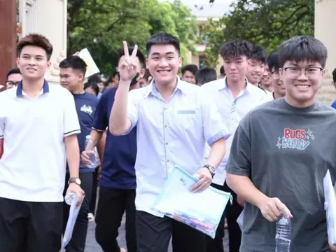 Bảng bách phân vị của Bộ GD&ĐT, tổ hợp nào có lợi