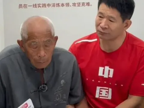 Lên tàu hỏa chơi rồi ngủ quên, cậu bé thất lạc gia đình suốt 35 năm