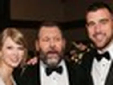 Rò rỉ ảnh cưới của Taylor Swift gây náo loạn mạng xã hội?