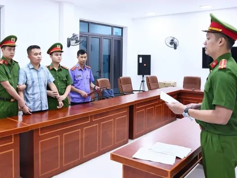Vụ điểm 10 Toán ở Tuyên Quang: Công an giữ khẩn cấp một giáo viên