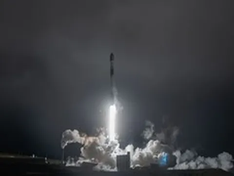 SpaceX phóng vệ tinh thương mại chạy bằng năng lượng hạt nhân đầu tiên