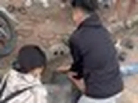 Nam sinh viên y khoa kiên trì ép tim 30 phút cứu người bất tỉnh trên đường