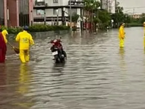 Hà Nội kiểm tra hệ thống chống ngập mới sau trận mưa gây ngập úng cục bộ