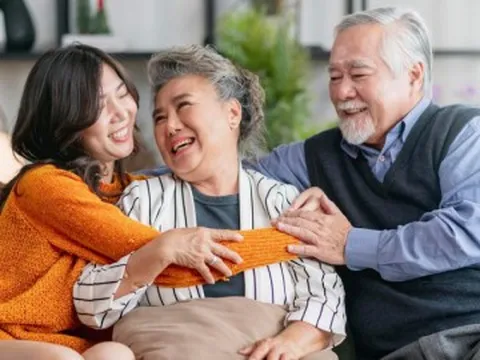 Khi con cái không còn tôn trọng cha mẹ, đừng nổi giận, hãy nhớ 2 câu này