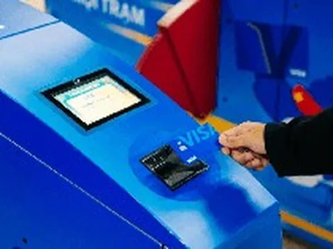 Một cú chạm thay tấm vé: Giao thông công cộng đang bước vào kỷ nguyên "không ví tiền"?
