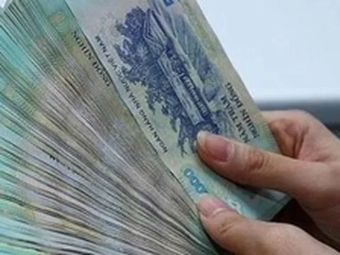 Phát hiện nhiều cọc tiền 500.000 đồng nằm chơ vơ tại nhà ga, Cảng Hàng không Quốc tế Nội Bài lập tức xác minh