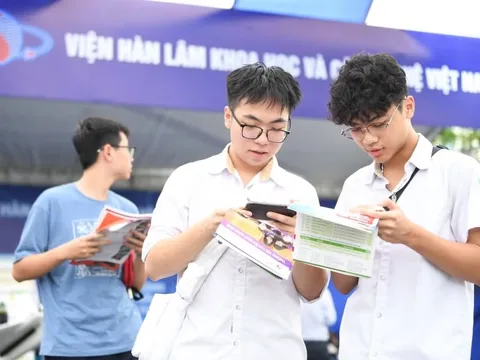 Khi trường đại học 'đói' sinh viên