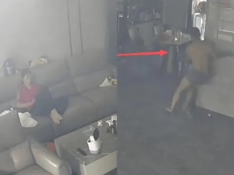 Nhà nghi ngút khói nhưng con gái vẫn ngồi sofa bấm điện thoại, phản ứng của người bố khiến tất cả đau lòng