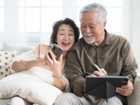 Cách sống khôn ngoan tuổi 70: Chia tiền tiết kiệm thành 3 nơi để không phải dựa vào ai mà con cái cũng không ghét bỏ