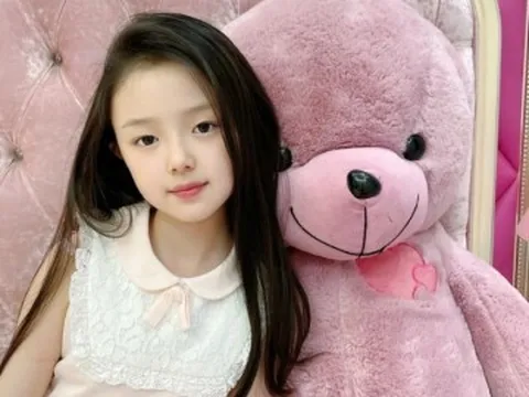 Ông đặt tên cháu gái là Thị Lẹ, nhờ câu nói của người hàng xóm mà bé được đổi tên khác rất đẹp, đứa trẻ biết ơn