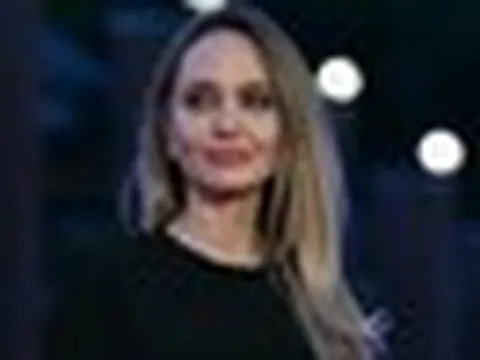 Angelina Jolie rời khỏi Mỹ, khao khát về Đông Nam Á