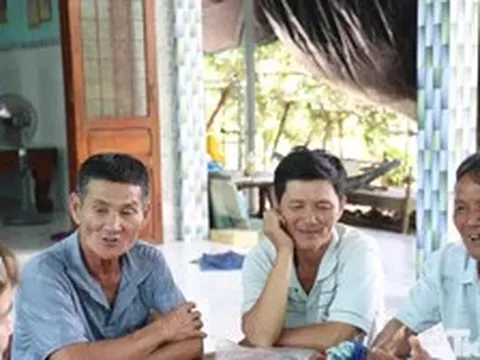 Clip: Gia đình liệt sĩ Huỳnh Văn Quên nghẹn ngào gọi bà Nguyễn Thị Lệ là 'chị Hai'