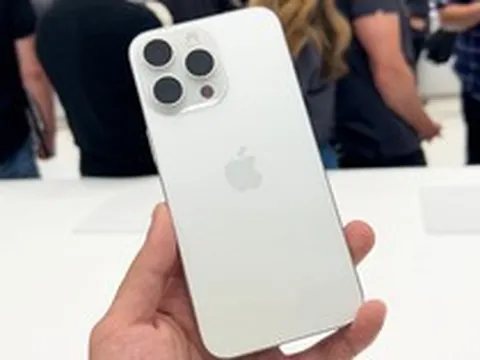iPhone 17 rớt giá mạnh, một chiếc iPhone cũ lại đang tăng