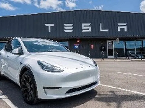 Bỏ mặc xe điện truyền thống, CEO Elon Musk dồn toàn lực vào cỗ máy in tiền tự hành mang tên Robotaxi?