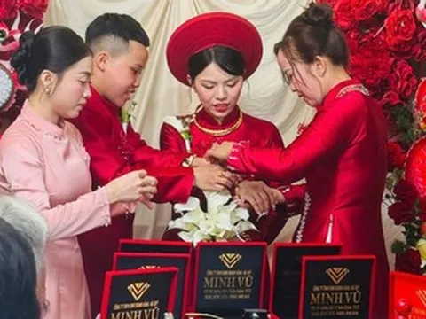 Đám cưới ‘không chú rể' ở miền Tây, hai gia đình tặng 11 sổ đỏ, 5 cây vàng