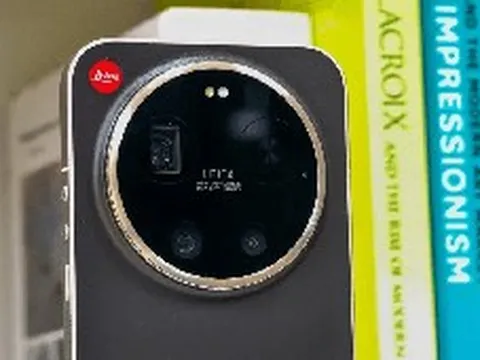 Khi Xiaomi chọn đi ngược số đông còn Samsung “tin yêu” AI: Đâu mới là chân lý nhiếp ảnh di động?