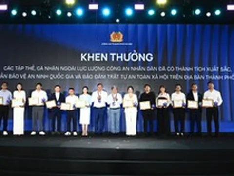 7 tập thể, 5 cá nhân nhận giấy khen của Công an TP Hà Nội vì có thành tích xuất sắc tại Hội nghị KOL và Lễ ra mắt CLB Niềm tin số Thủ đô