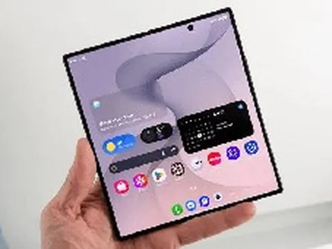 Không chỉ mỏng hơn, pin lớn hơn, Samsung giải bài toán smartphone gập bằng công nghệ silicon-carbon an toàn trên Galaxy Z Fold 8